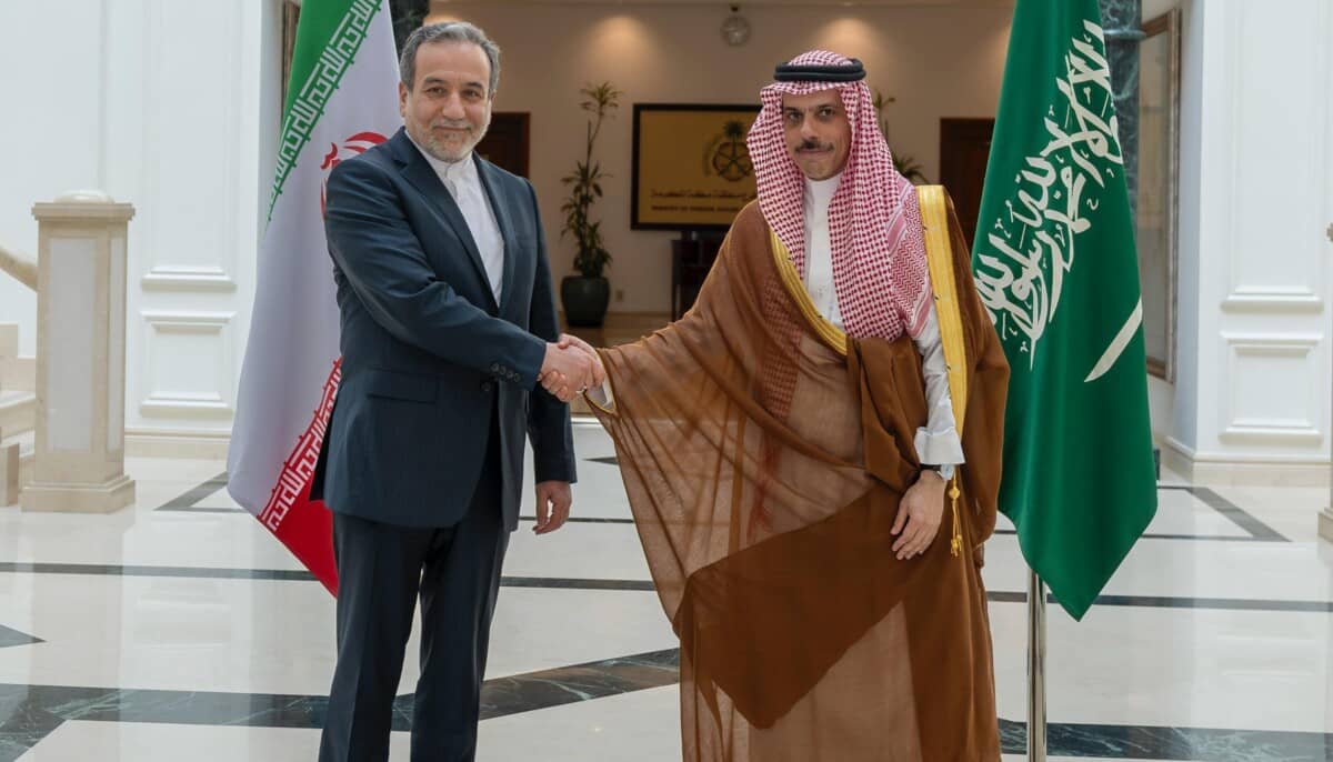عراقجي يؤكد للسعودية تمسّك إيران بسيادتها وسط تصاعد التوتر مع واشنطن