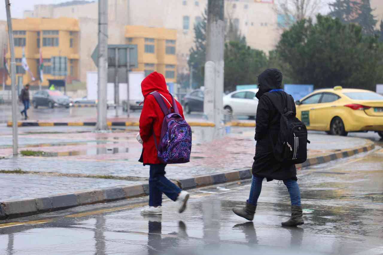 خبير تربوي: لا مبرر لتمايز دوام المدارس الخاصة والحكومية.. والفاقد التعليمي يتطلب خططاً