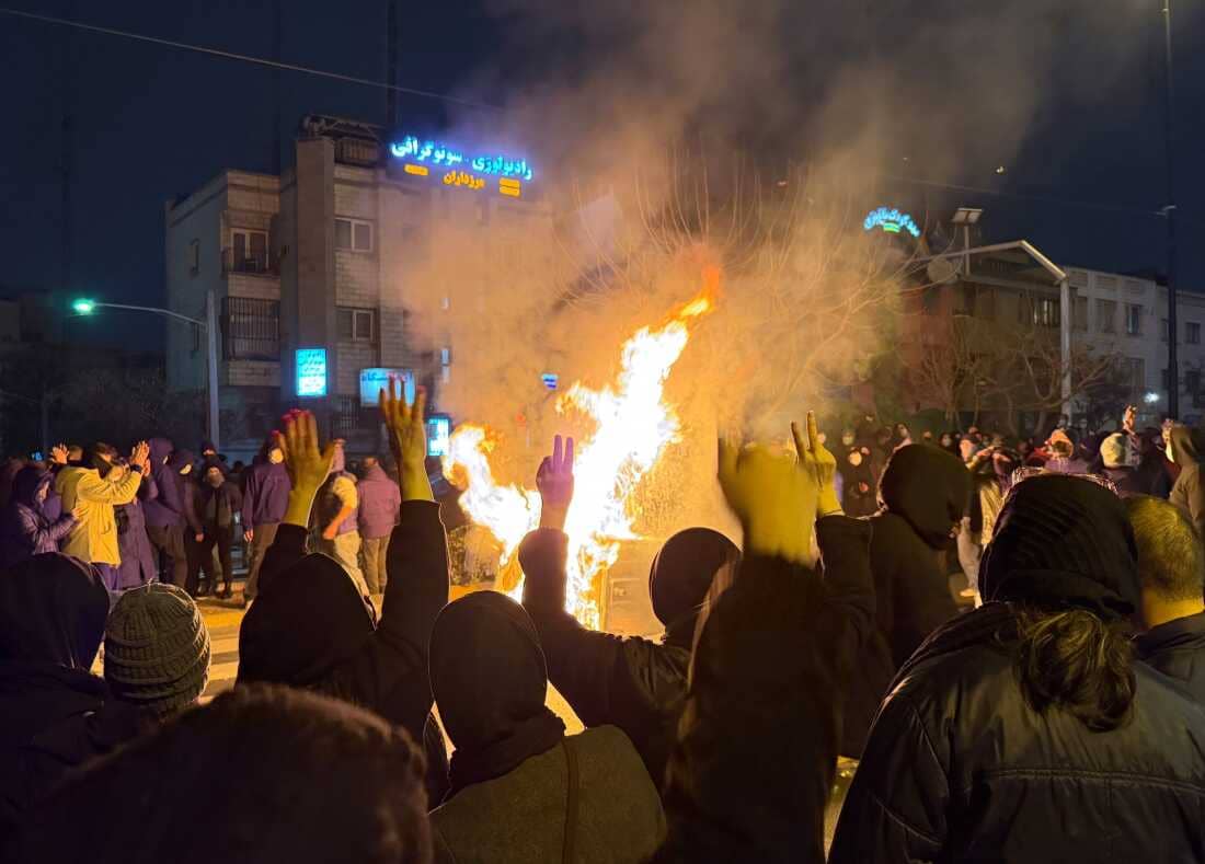 وزير الخارجية الإيراني: "إرهابيون تسللوا للاحتجاجات" لجر ترمب إلى الصراع
